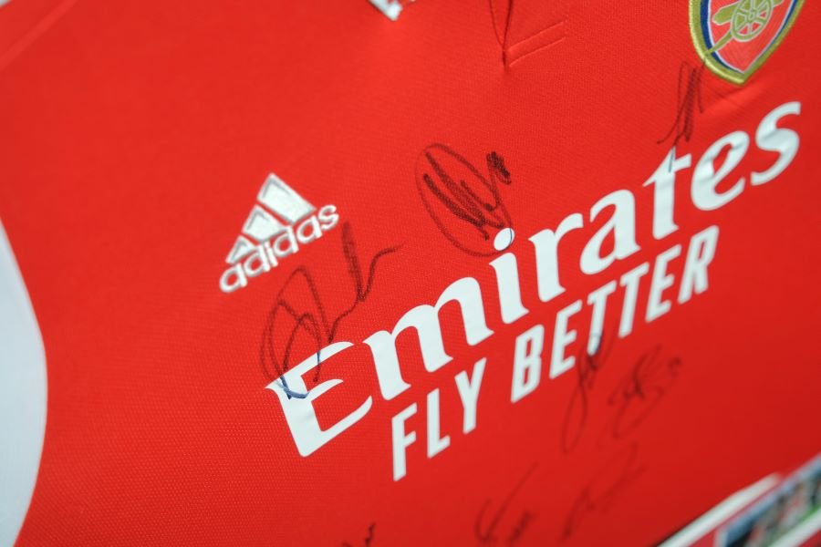 2022 Multi Signed Arsenal Shirt Framed Display - Memorabilia Framers Shop