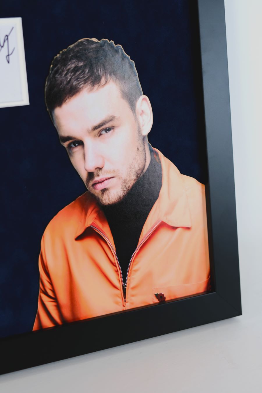 Liam Payne Autograph Display