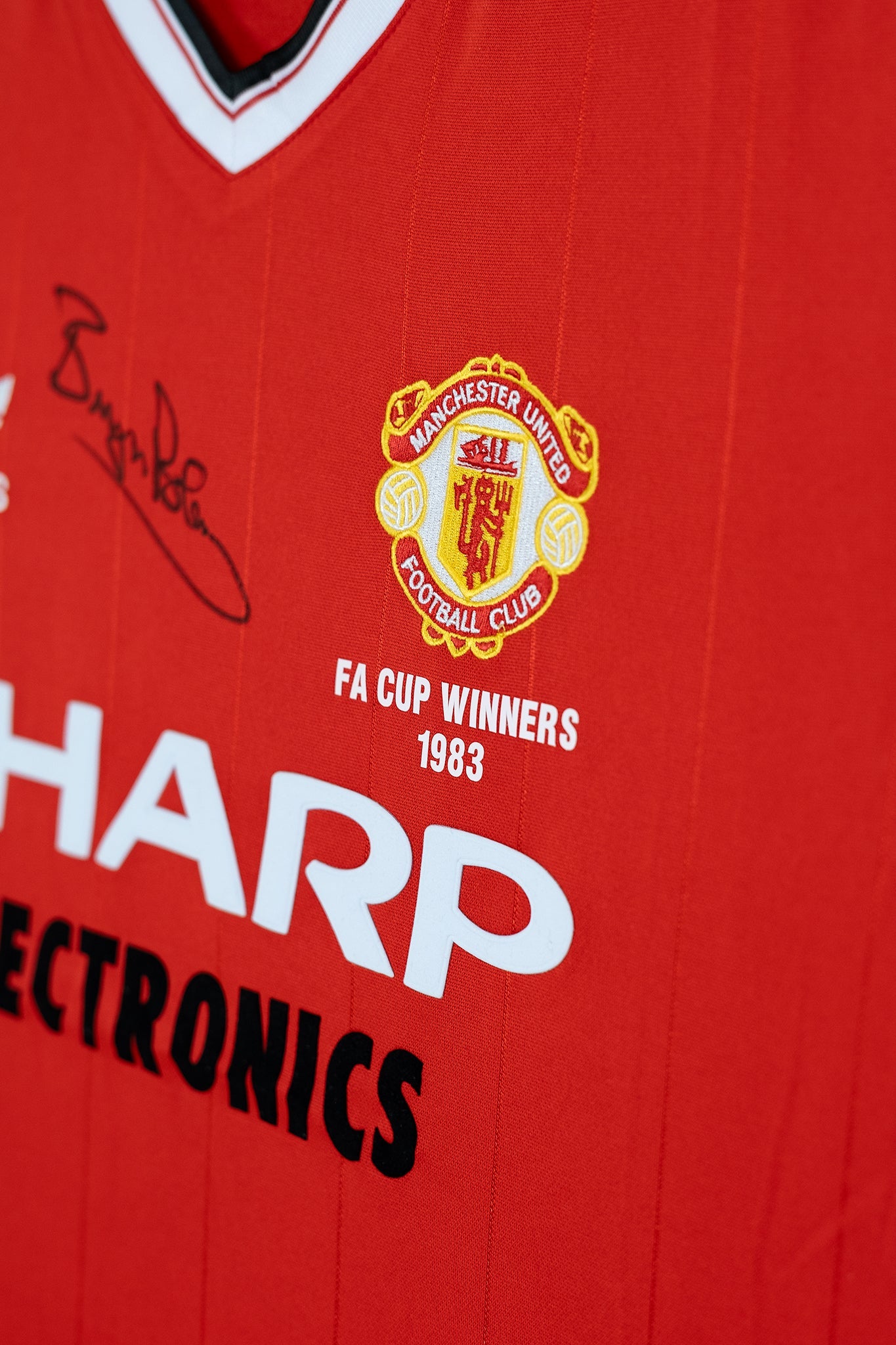 Bryan Robson 1983 FA Cup Winners Shirt Display