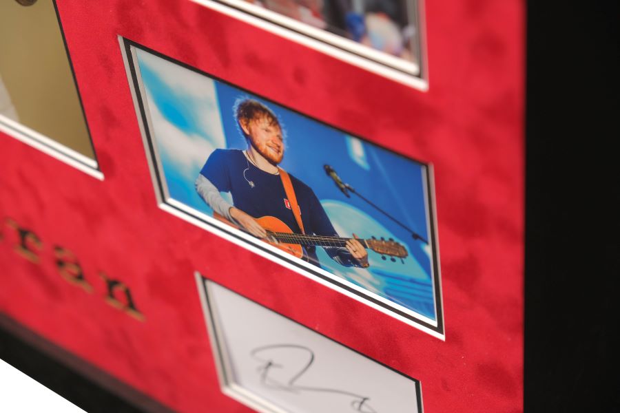Ed Sheeran Signed White Card Framed Display - Memorabilia Framers Shop