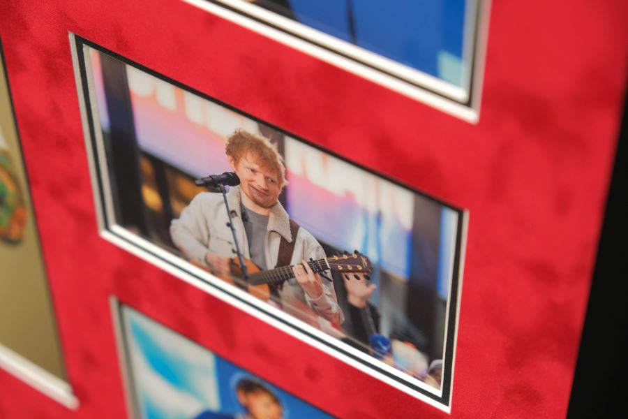 Ed Sheeran Signed White Card Framed Display - Memorabilia Framers Shop