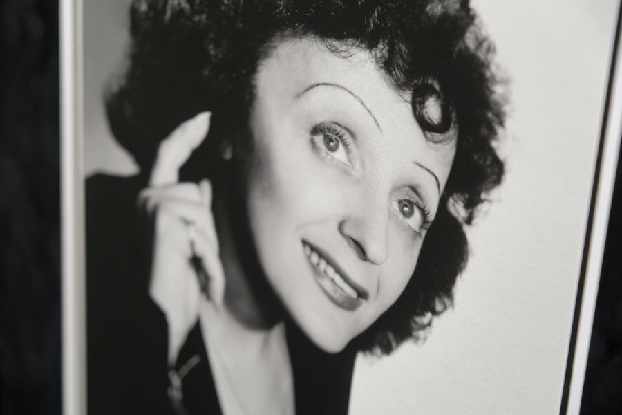 Edith Piaf Signed White Card Display - Memorabilia Framers Shop