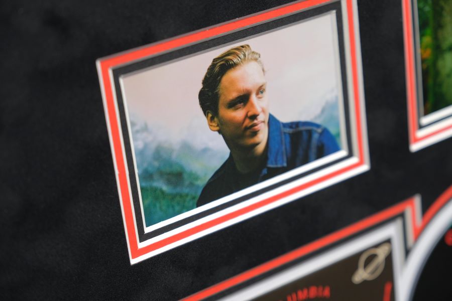George Ezra Signed CD Framed Display - Memorabilia Framers Shop