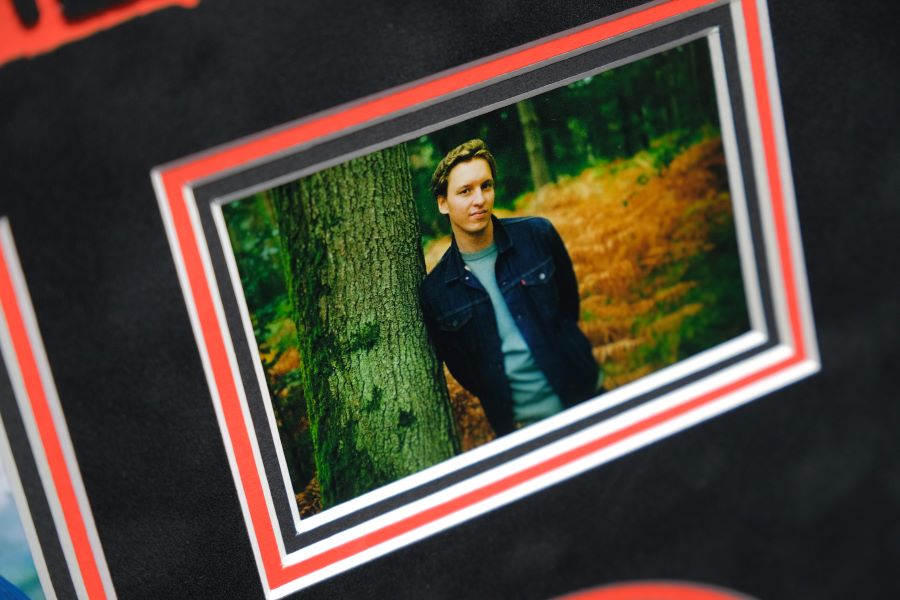 George Ezra Signed CD Framed Display - Memorabilia Framers Shop