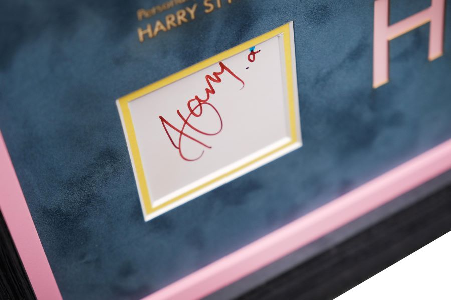 Harry Styles White Card Signed Display With Record - Memorabilia Framers Shop