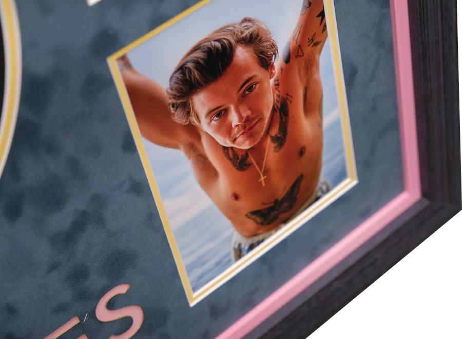 Harry Styles White Card Signed Display With Record - Memorabilia Framers Shop
