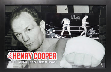 Henry Cooper Signed Photo Framed Display - Memorabilia Framers Shop