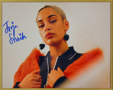 Jorja Smith Signed 12x8 Photograph Framed Display - Memorabilia Framers Shop
