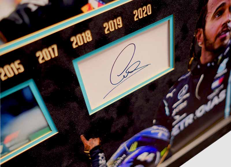 Lewis Hamilton signed whitecard Formula One - Memorabilia Framers Shop