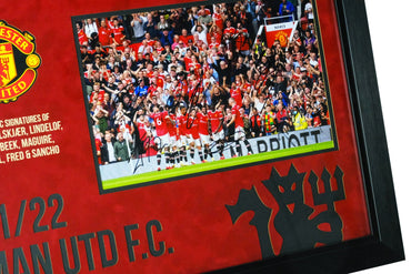 Manchester United Squad Signed Framed Display