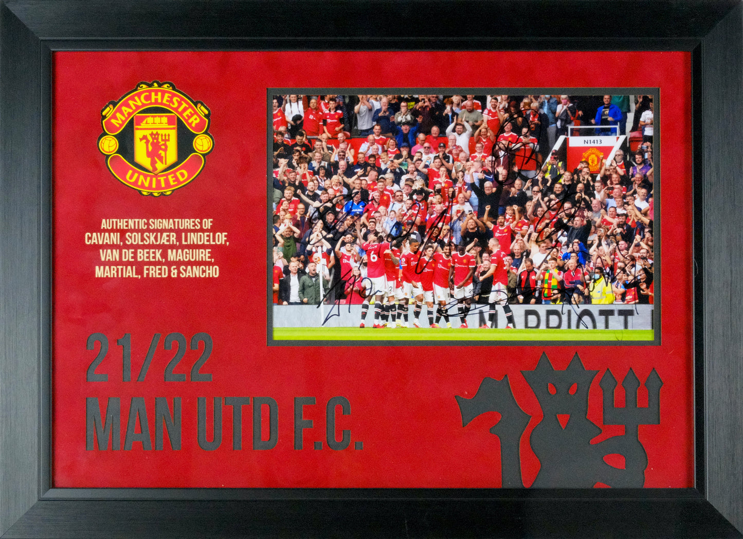 Manchester United Squad Signed Framed Display