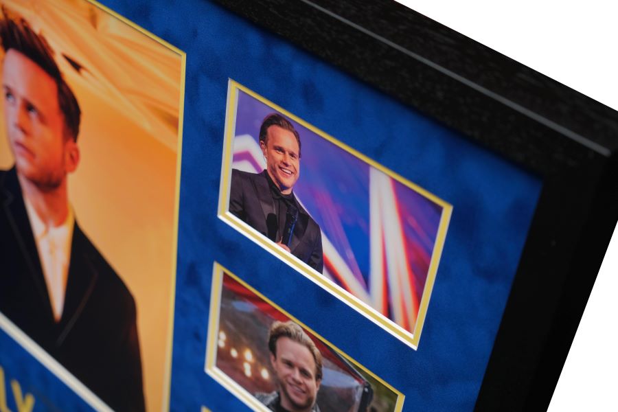 Olly Murs White Card Signed Display - Memorabilia Framers Shop