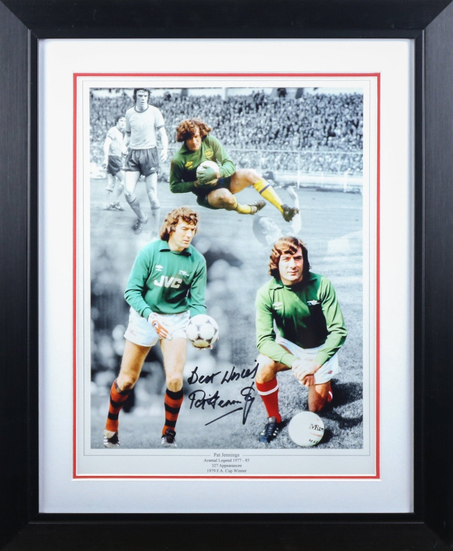 Pat Jennings Signed 12x16 Photograph Framed Display - Memorabilia Framers Shop