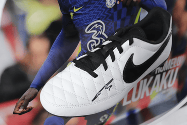 Romelu Lukaku signed chelsea boot - Memorabilia Framers Shop