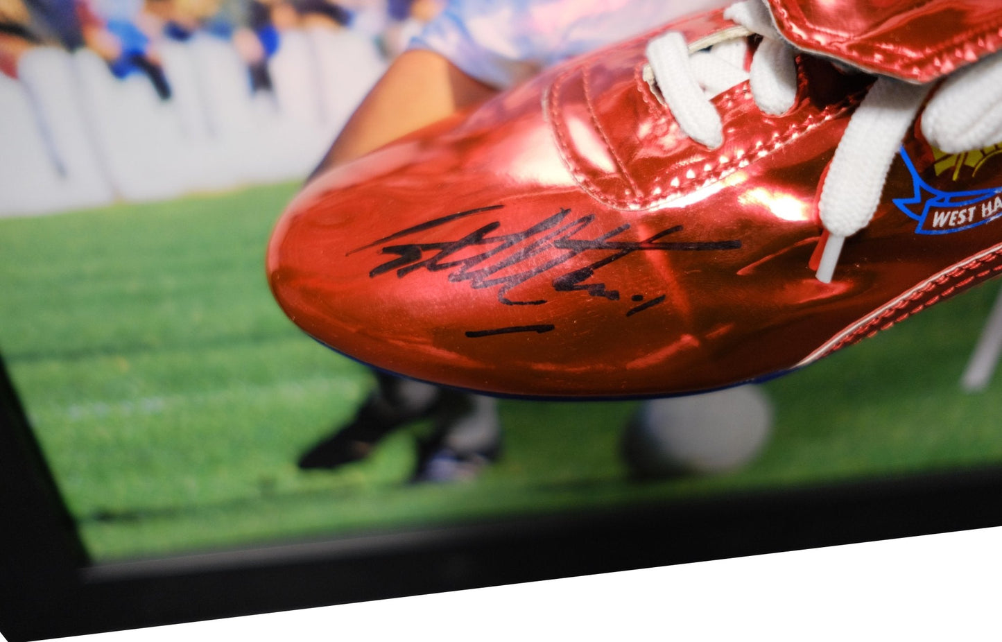 Sir Geoff Hurst signed boot West Ham - Memorabilia Framers Shop