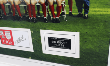 Sir Geoff Hurst Worldcup winners 1966 signed whitecard - Memorabilia Framers Shop