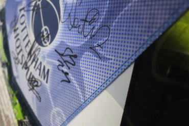Tottenham Hotspur pennant 10 signed - Memorabilia Framers Shop