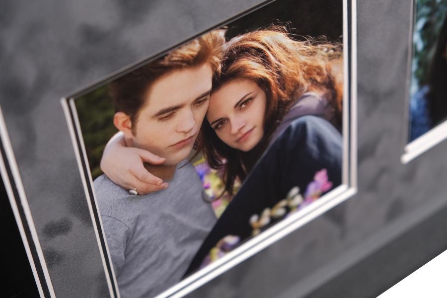 Twilight Photograph Display Signed by Robert Pattinson and Kristen Stewart - Memorabilia Framers Shop