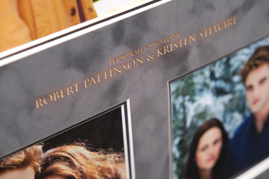Twilight Photograph Display Signed by Robert Pattinson and Kristen Stewart - Memorabilia Framers Shop