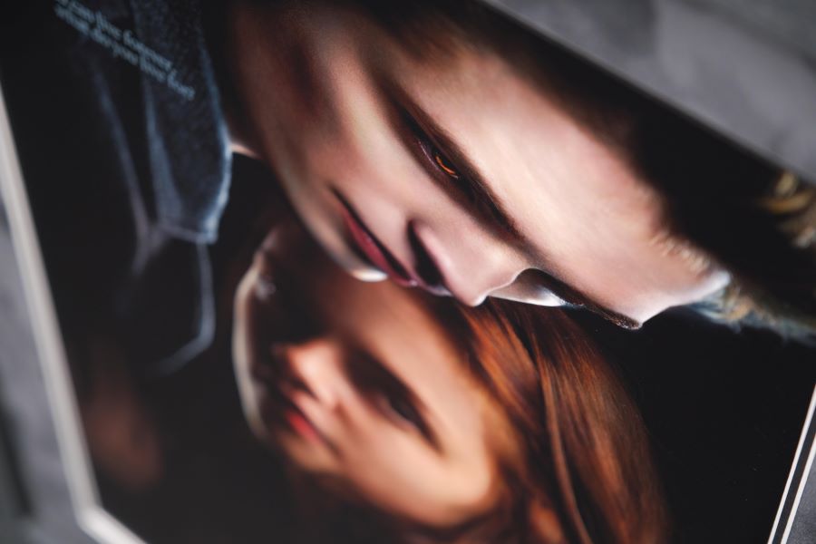 Twilight Photograph Display Signed by Robert Pattinson and Kristen Stewart - Memorabilia Framers Shop