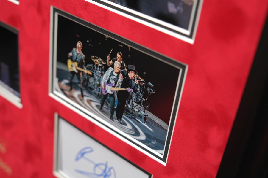 U2 Bono and The Edge signed White Card Photograph Framed Display - Memorabilia Framers Shop