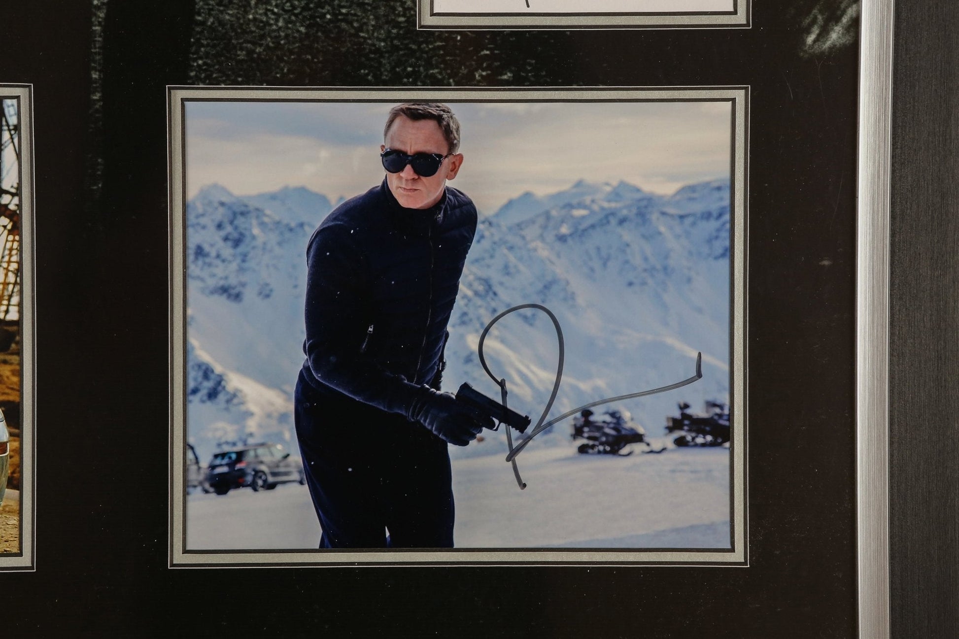 007 5 Signed Framed Display - Memorabilia Framers Shop