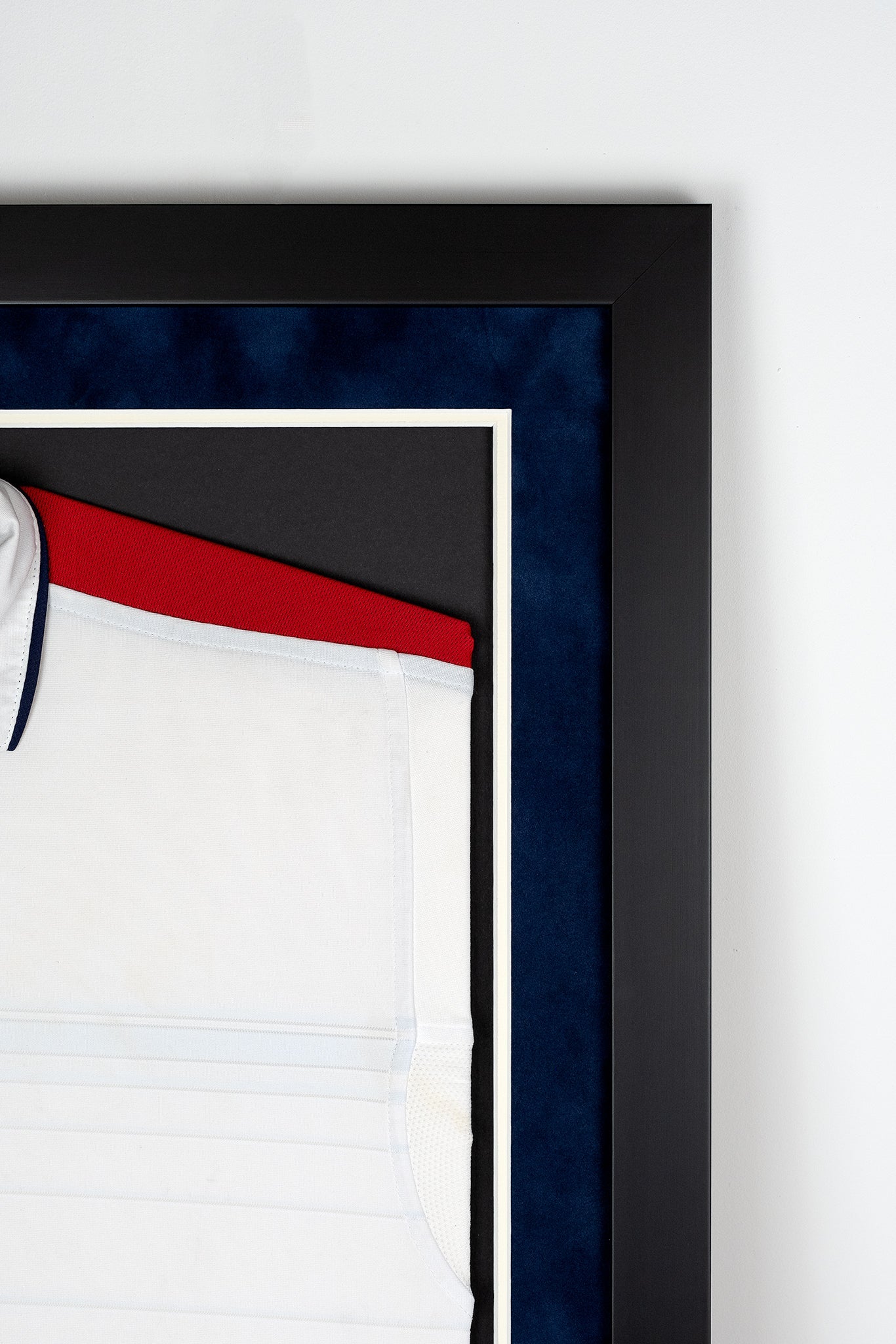 Ian Wright signed England '04 Shirt Display