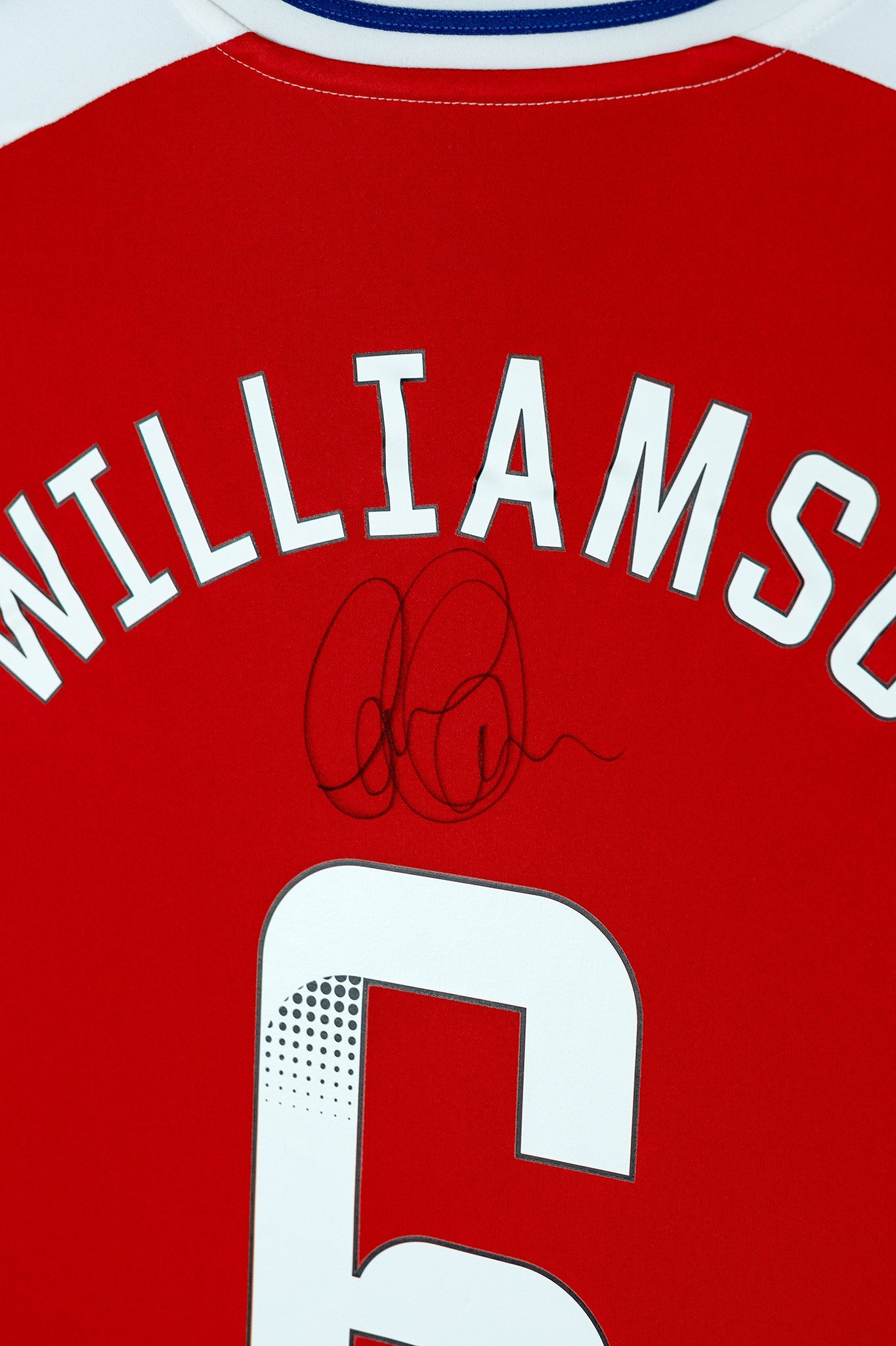 Leah Williamson signed Arsenal shirt