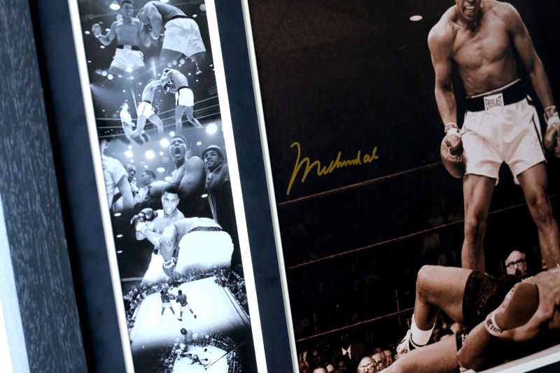 Muhammad Ali Signed Photograph Framed Display