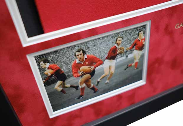 Welsh Rugby Legends signed shirt Barry John, JPR Williams, Gareth Edwards & Phil Bennett