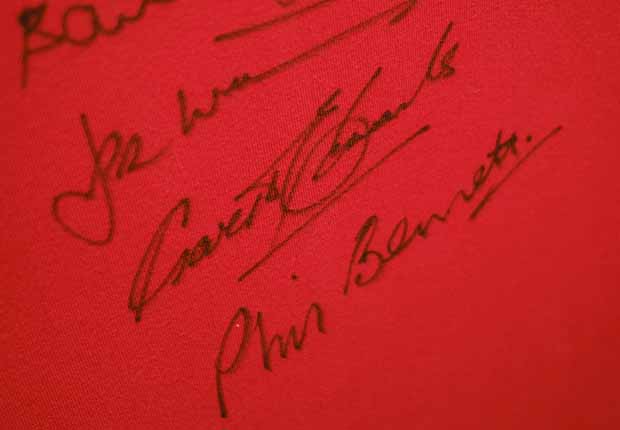 Welsh Rugby Legends signed shirt Barry John, JPR Williams, Gareth Edwards & Phil Bennett