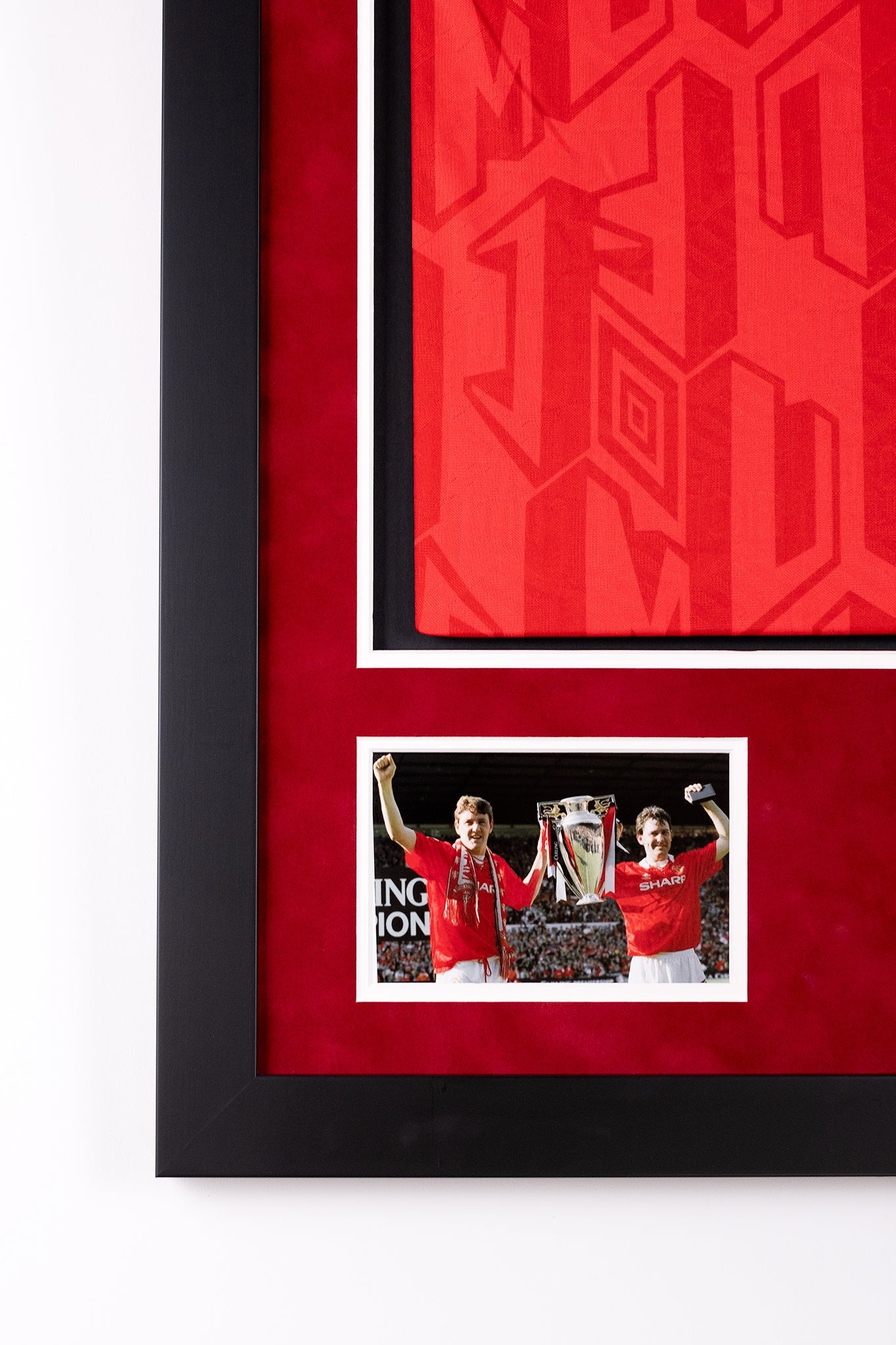 Signed Bryan Robson 92/94 Home Shirt Display