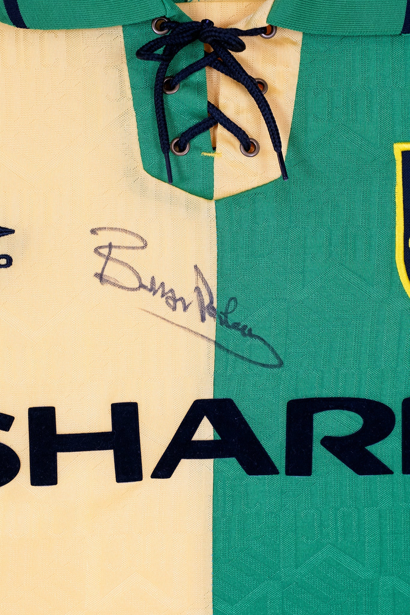 Signed Bryan Robson 92/94 Third Strip Display