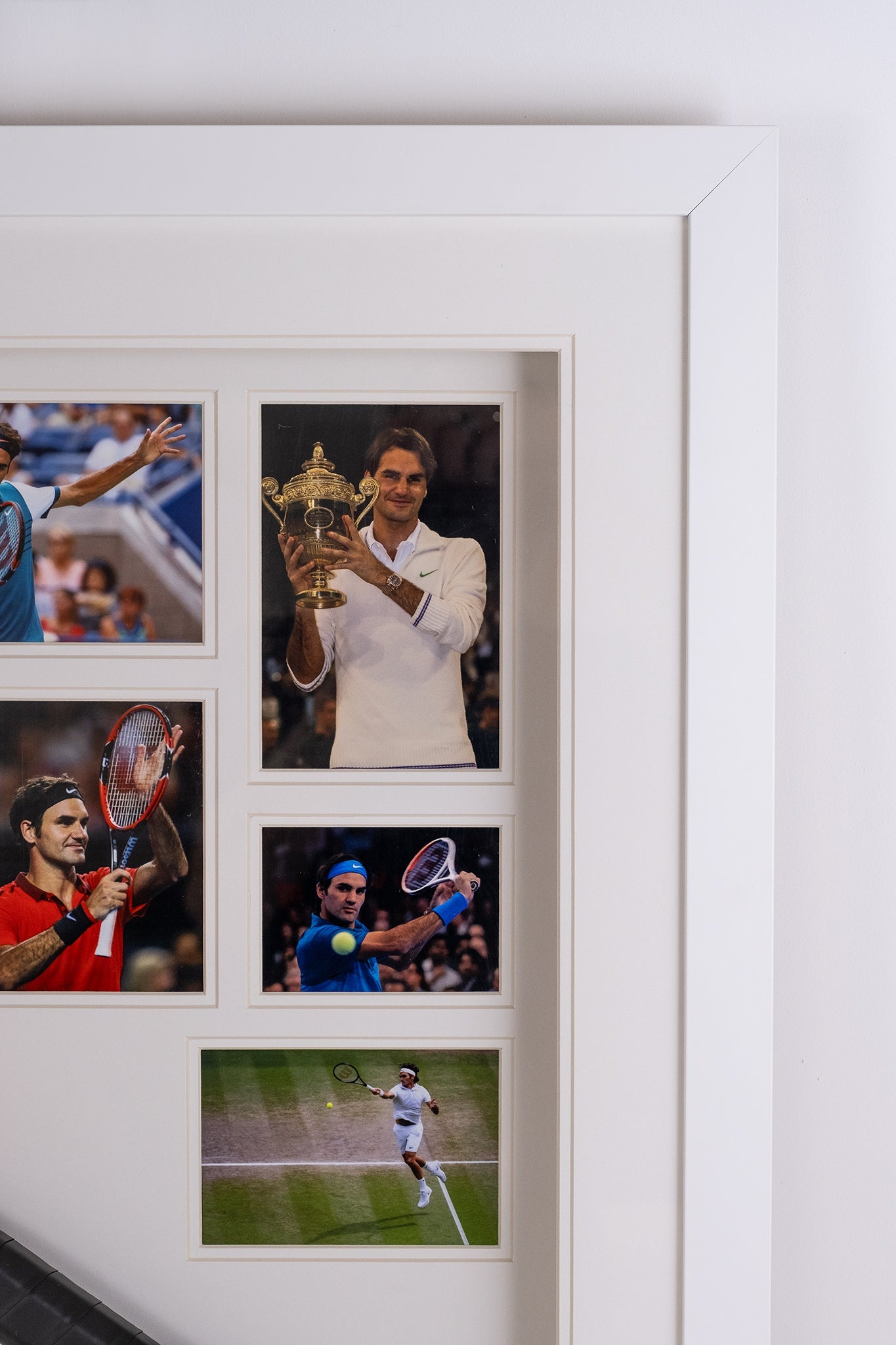 Roger Federer Signed White Card With Racket Framed Display