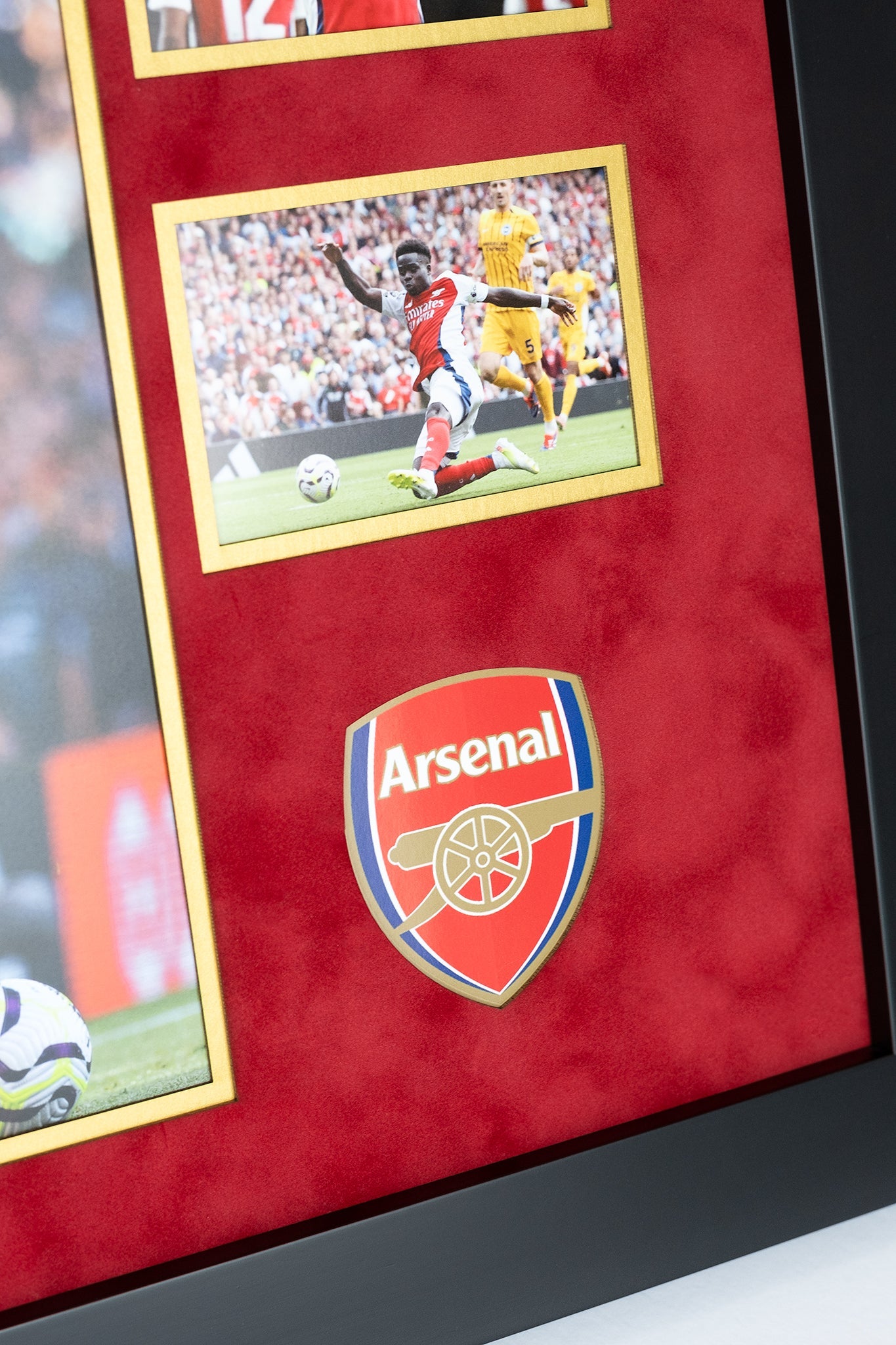 Bukayo Saka Signed 12x8 Photograph Display