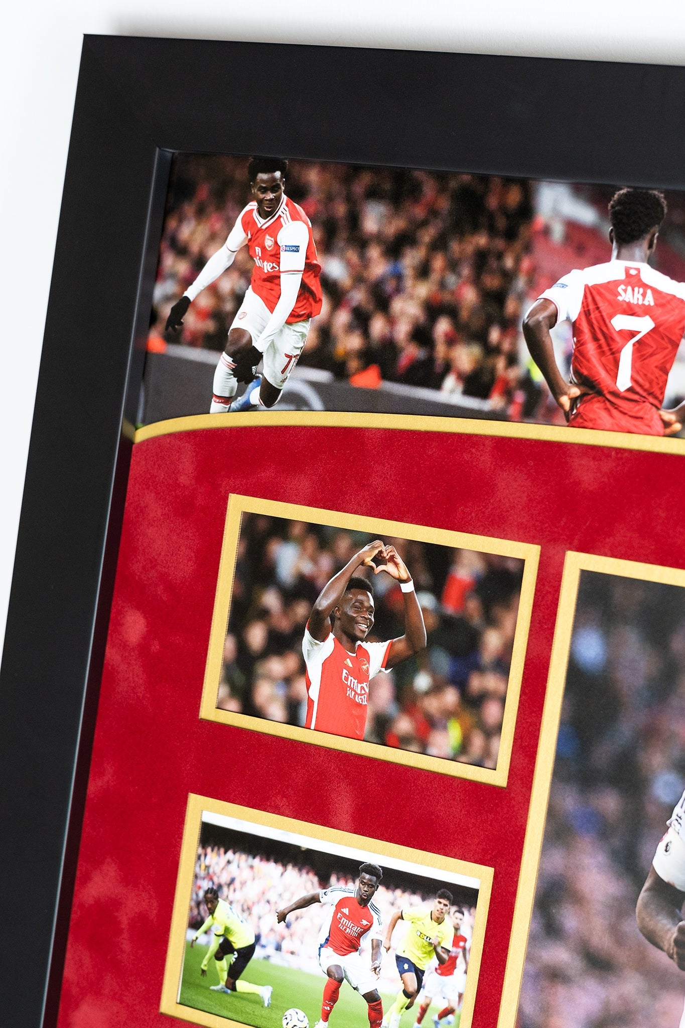 Bukayo Saka Signed 12x8 Photograph Display