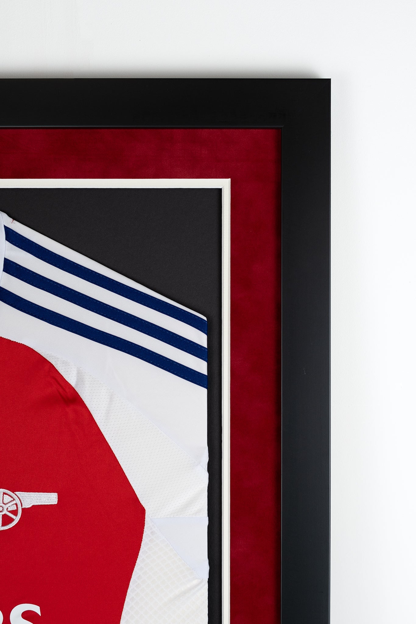 Bukayo Saka Signed 24/25 Arsenal Shirt Display