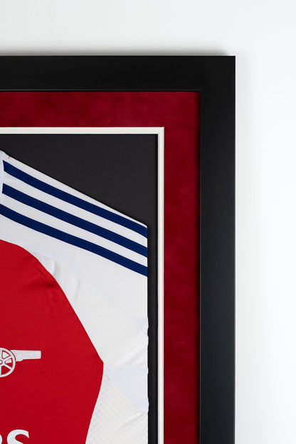 Bukayo Saka Signed 24/25 Arsenal Shirt Display