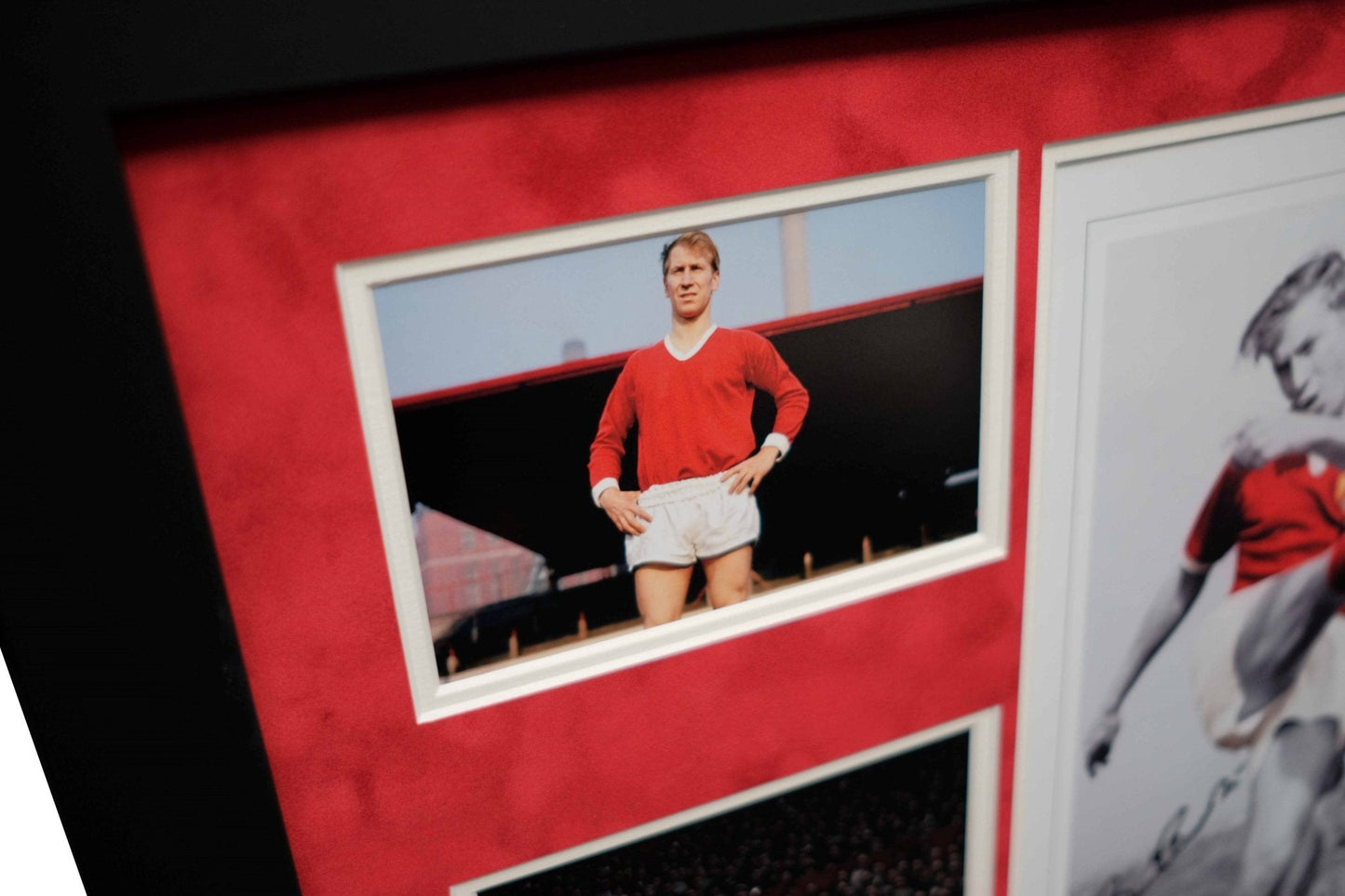Bobby Charlton Manchester United Signed Photo Framed Display - Memorabilia Framers Shop