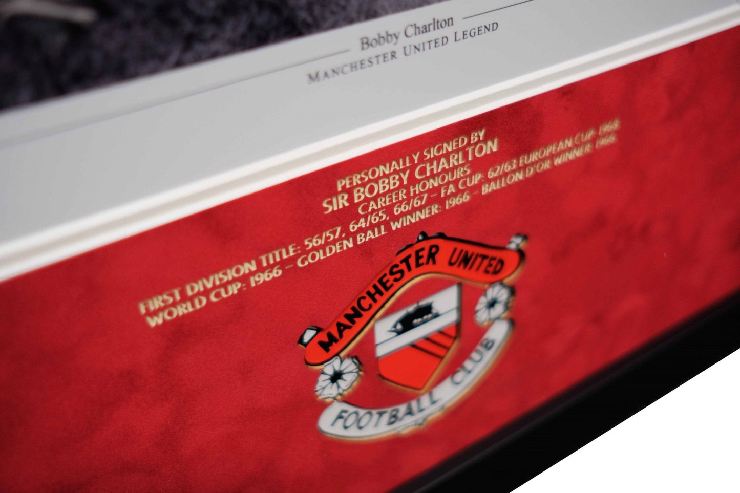 Bobby Charlton Manchester United Signed Photo Framed Display - Memorabilia Framers Shop