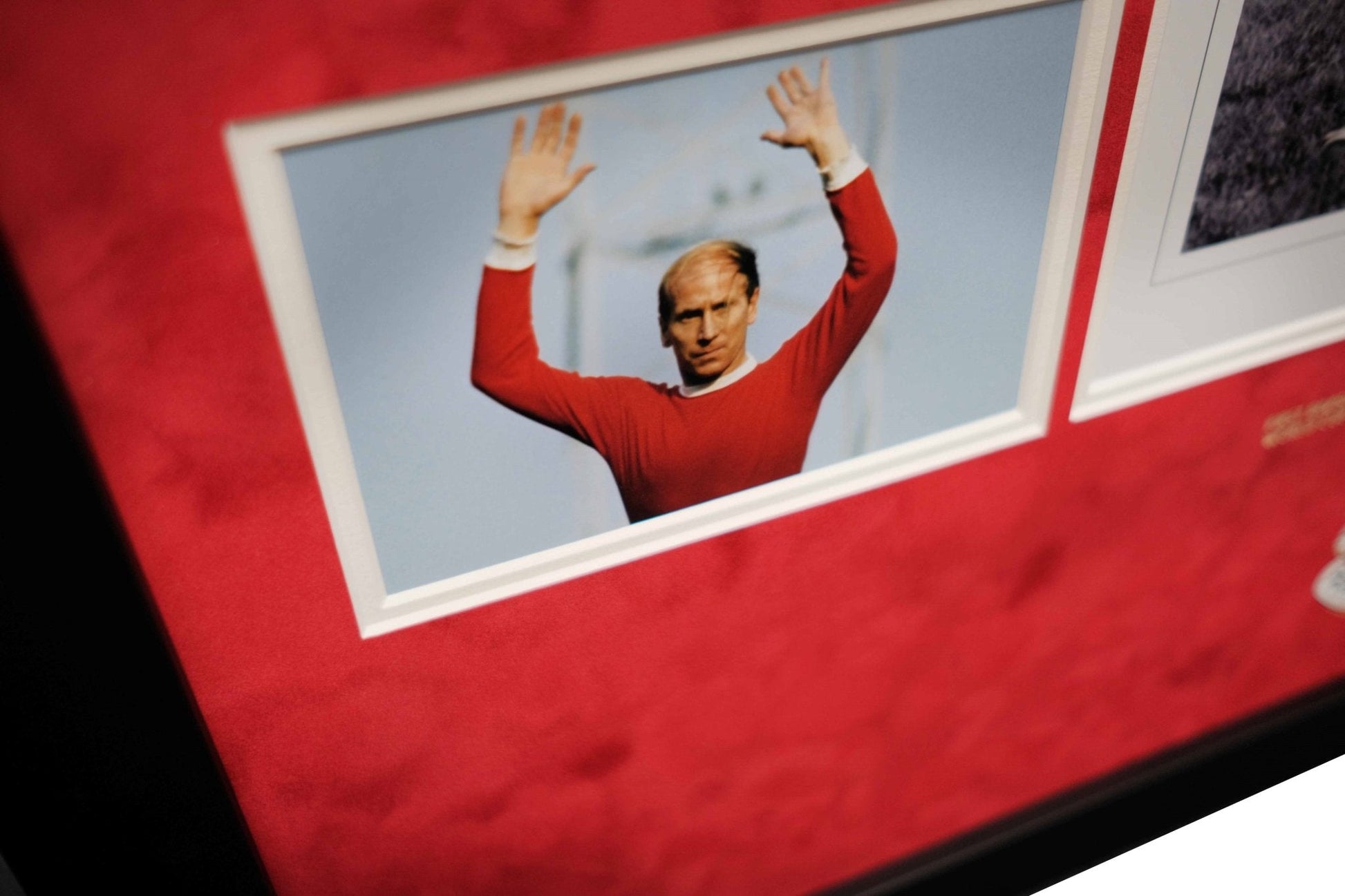 Bobby Charlton Manchester United Signed Photo Framed Display - Memorabilia Framers Shop