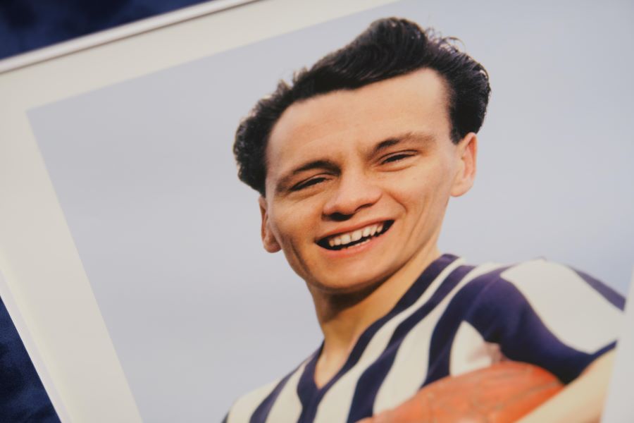 Bobby Robson Signed Photograph Framed Display - Memorabilia Framers Shop