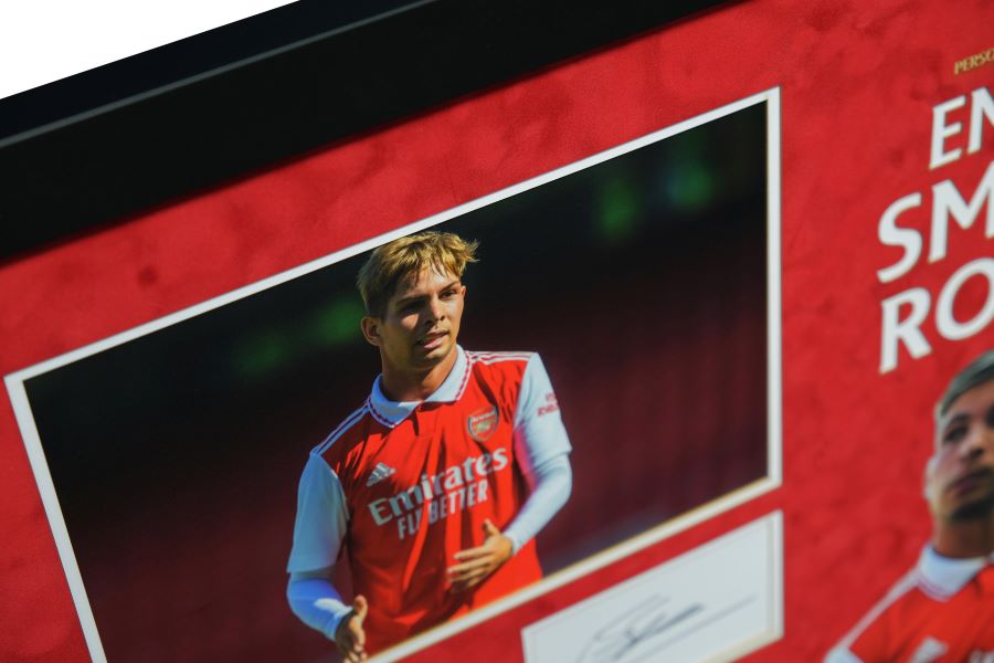 Emile Smith Rowe Signed White Card Display - Memorabilia Framers Shop