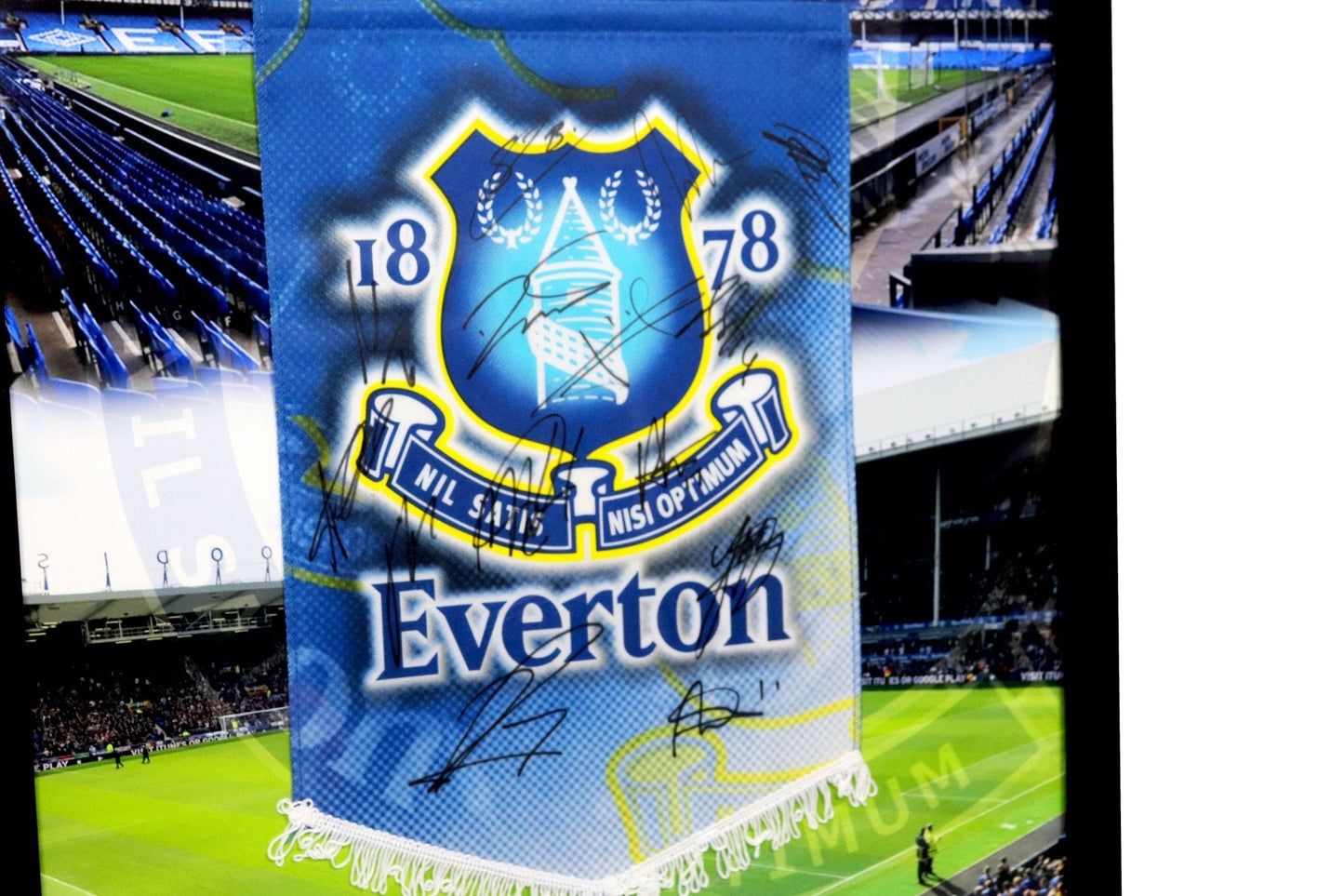 Everton Signed Pennant Framed Display - Memorabilia Framers Shop