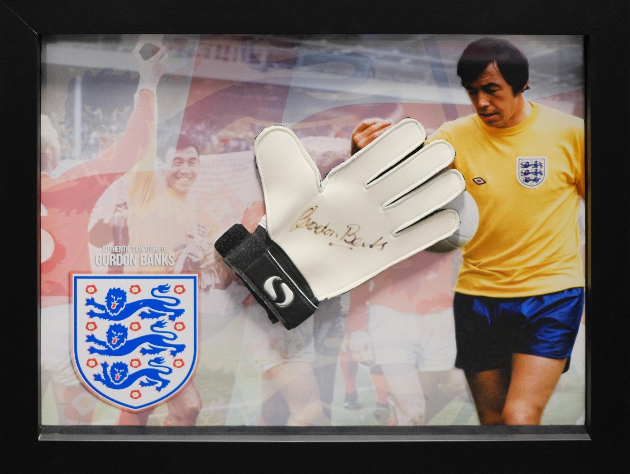 Gordon Banks signed England Glove - Memorabilia Framers Shop