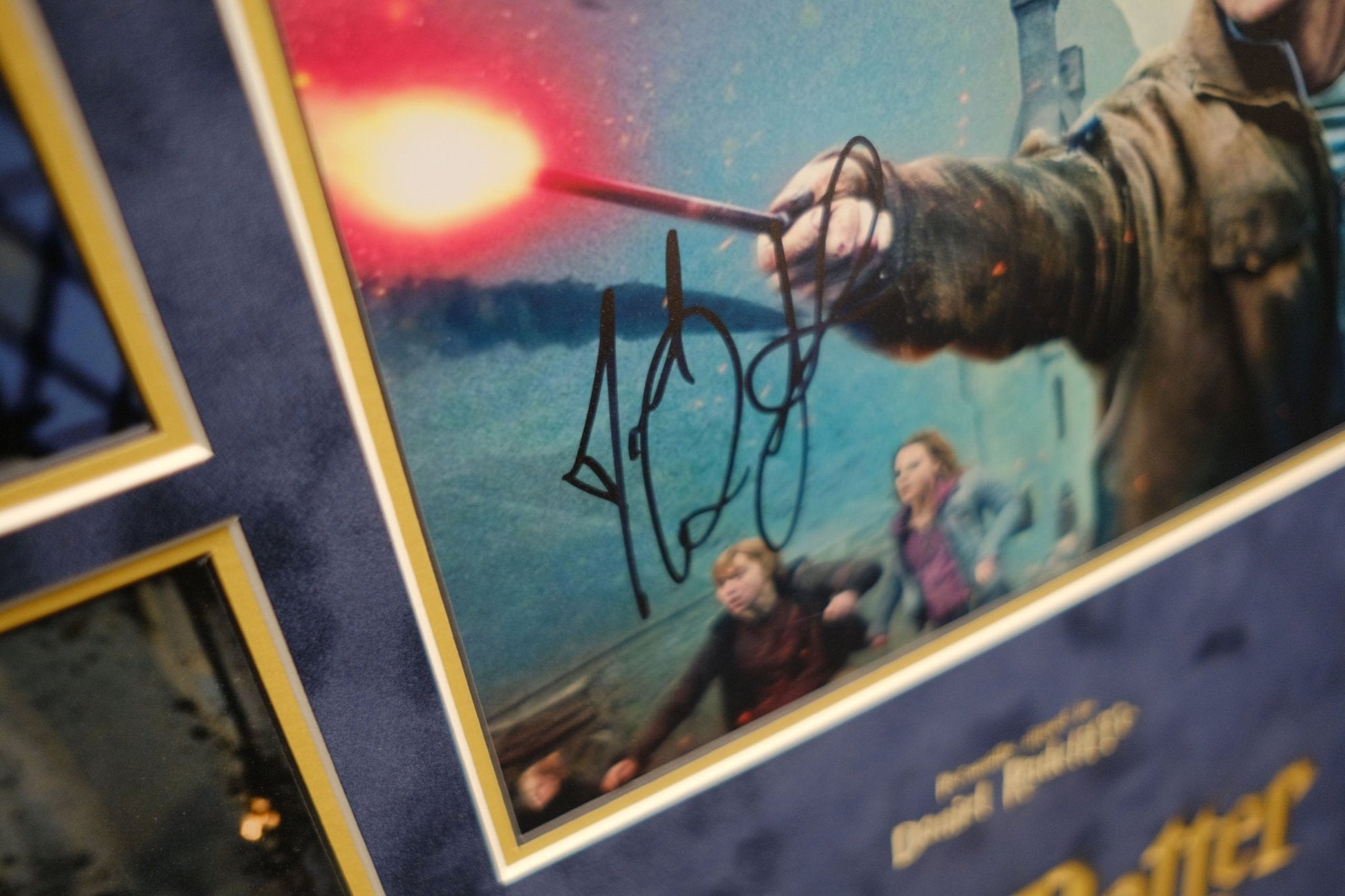 Harry potter signed photo by Daniel Radcliffe - Memorabilia Framers Shop