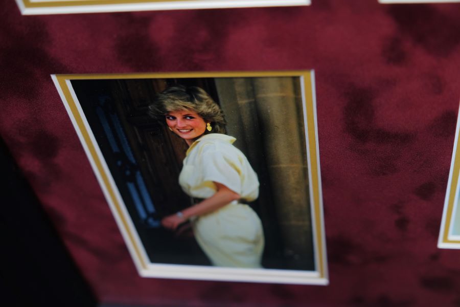 Lady Diana Montage With Signed Message White Card - Memorabilia Framers Shop