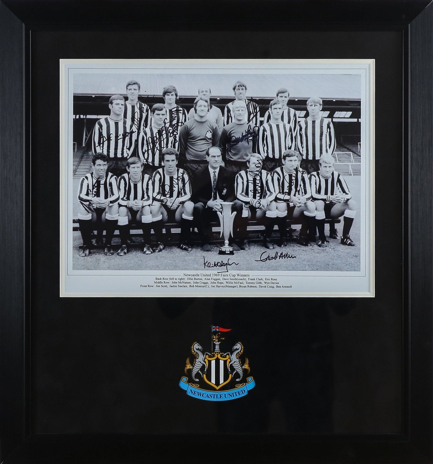 Newcastle United 1969 Fairs Cup Winners Signed 12x16 Photograph Framed Display, Signed by 12 - Memorabilia Framers Shop