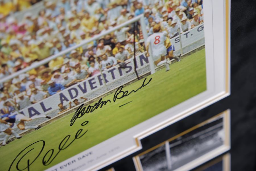 Pele and Banks signed Photograph Framed Display - Memorabilia Framers Shop