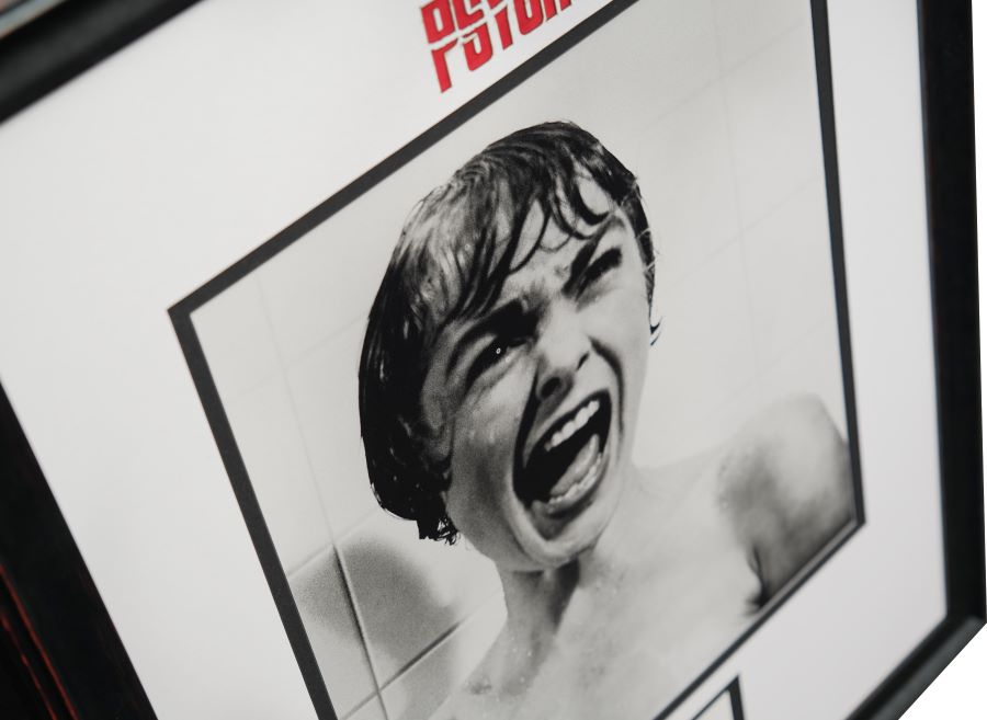 Psycho White Card Photograph Framed Display Signed By Janet Leigh - Memorabilia Framers Shop